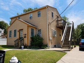Building Photo - 1042 Sassaquin Ave