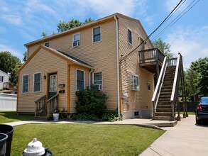 Building Photo - 1042 Sassaquin Ave