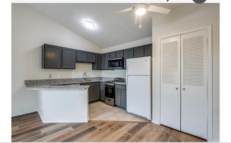 Foto principal - 6108 Abrams Rd