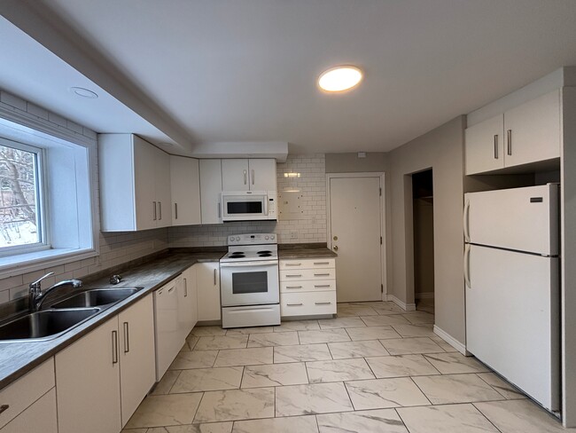 Building Photo - MODERN APARTMENT LIVING IN FAIRVIEW HALIFAX