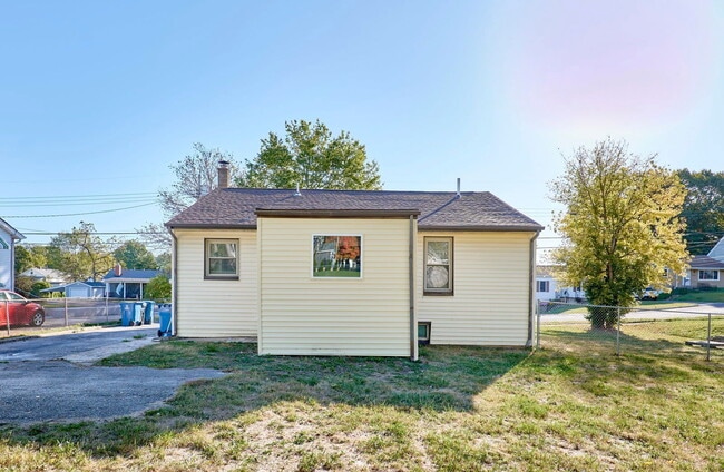 Building Photo - 2313 Burns Ave