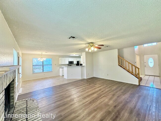 Foto del edificio - 5 br, 2.5 bath House - 606 Bowen Avenue
