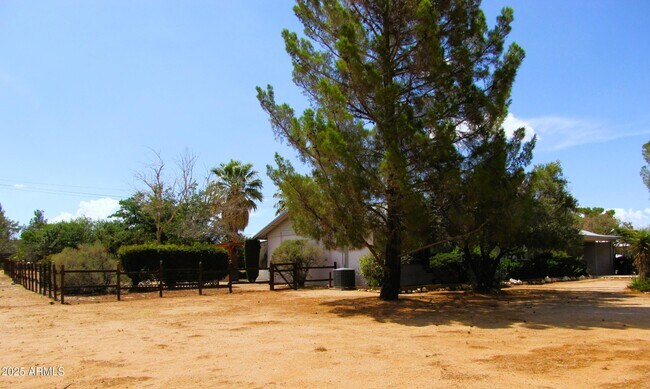Building Photo - 1516 Hummingbird Ln