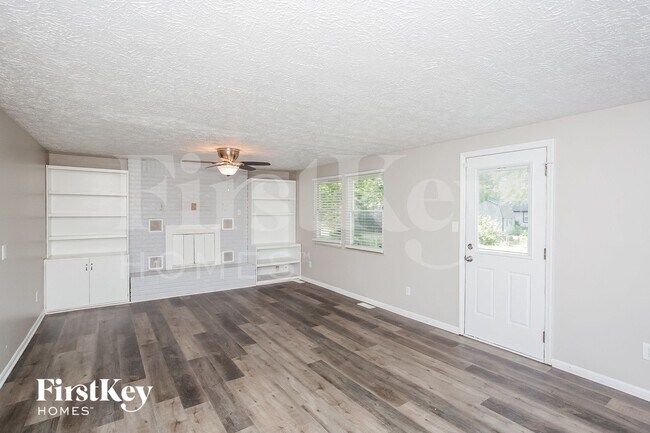 Foto del edificio - 8053 Harvest Ln