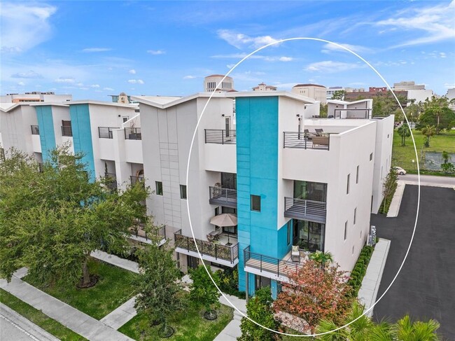 Foto del edificio - 72 N School Ave