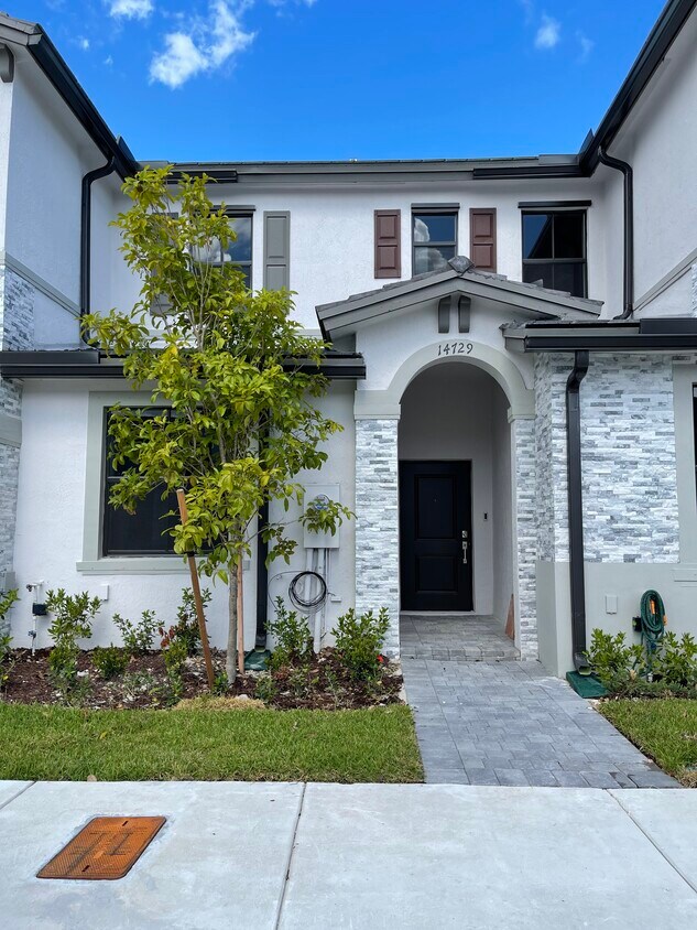 Primary Photo - 14729 SW 181st Terrace