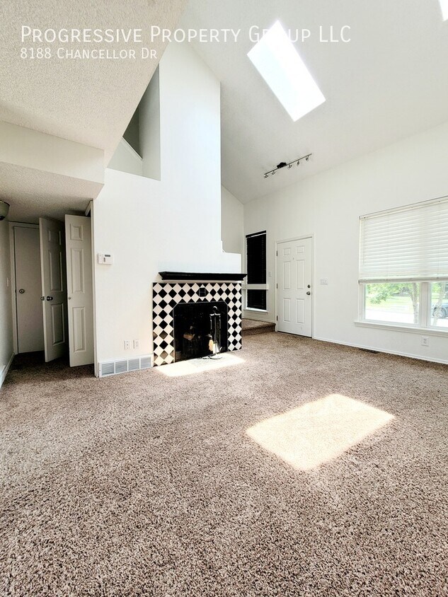 Primary Photo - Beautiful 3-Bed, 2-Bath Home in Briargate ...