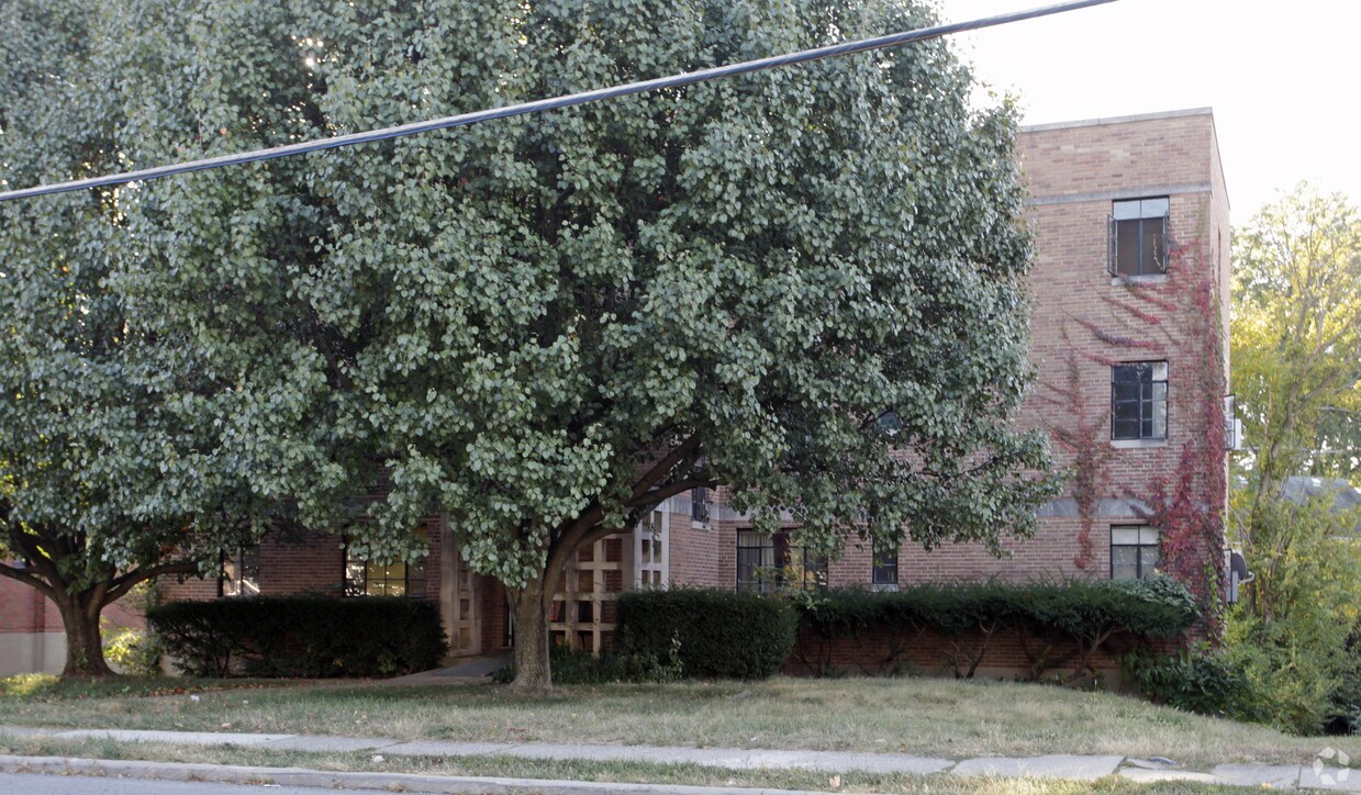 Building Photo - 6722 Montgomery Rd