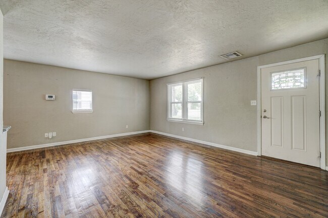 Foto del edificio - 712 Dakota St