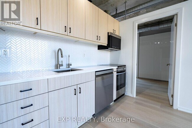 Building Photo - 150-150 Sudbury St