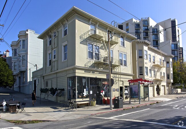 Primary Photo - 700 Baker St
