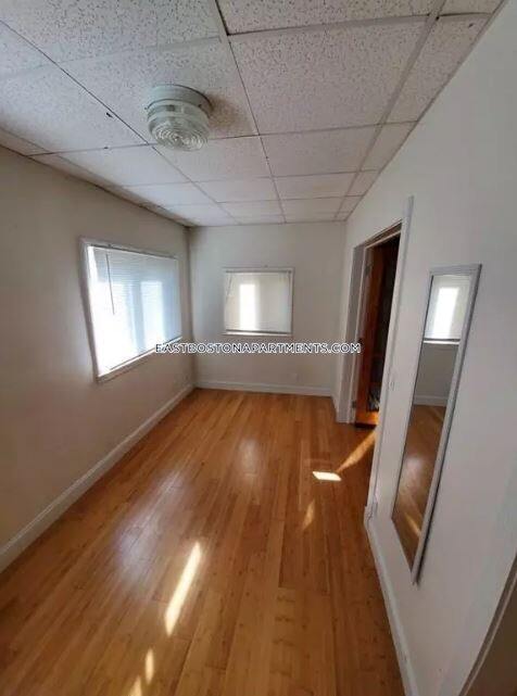 Foto del edificio - 305 Chelsea St