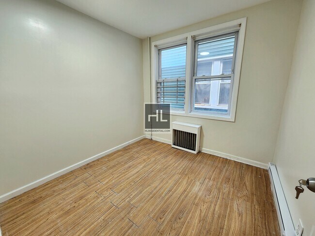 Building Photo - 59 PLACE WOODSIDE