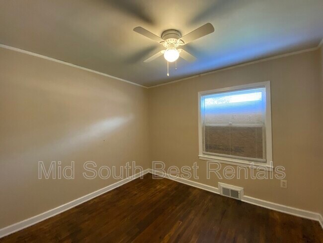 Building Photo - 1759 Dellwood Ave