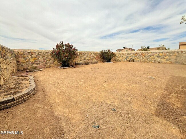 Foto del edificio - 13981 Sandy Rock Dr