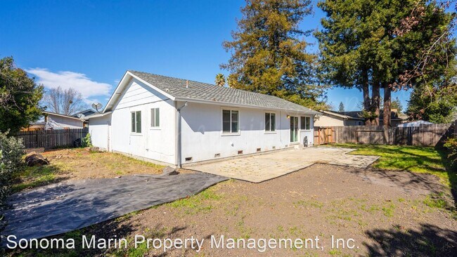 Building Photo - 3 br, 2 bath House - 7311 Circle Dr.