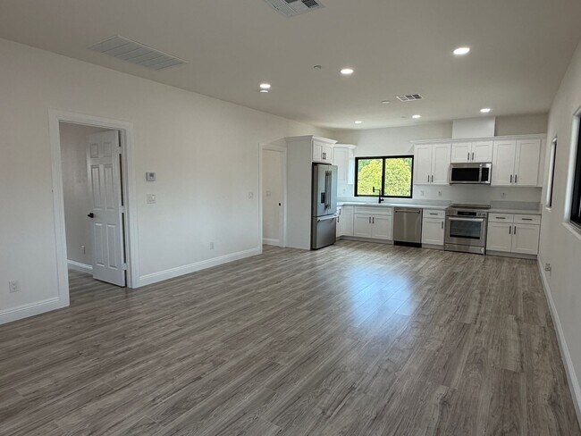 Foto del edificio - 4463 Gilchrist Dr