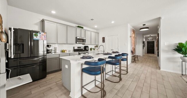 Foto del edificio - 1326 Ponderosa Pne Dr