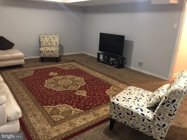 Foto del edificio - 11150 Oak Leaf Dr