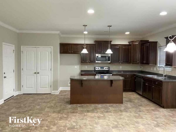 Building Photo - 5608 Falkland Lane