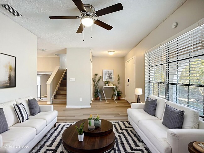 Building Photo - 632 Ephrata Dr