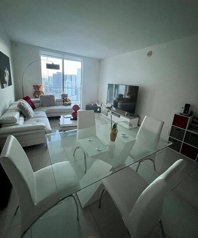 Foto del edificio - 185 SW 7th St