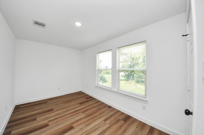Building Photo - 8021 Birmingham St