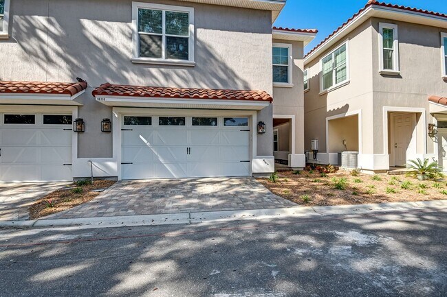 Building Photo - Townhome  in The Enclave at Summer Beach