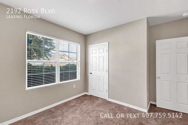 Foto del edificio - 2192 Rose Blvd