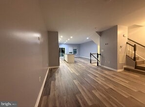 Building Photo - 8633 Rosecrans Ln