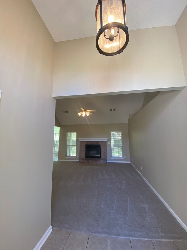 Building Photo - 1112 Panola Cir