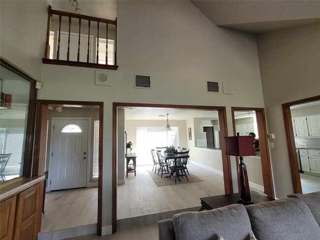 Foto del edificio - 8516 Fairway Dr