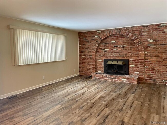 Building Photo - 4886 Hubbard