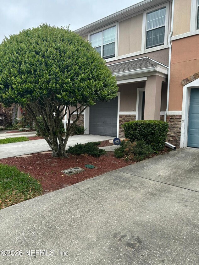 Foto del edificio - 13490 Essence Ct