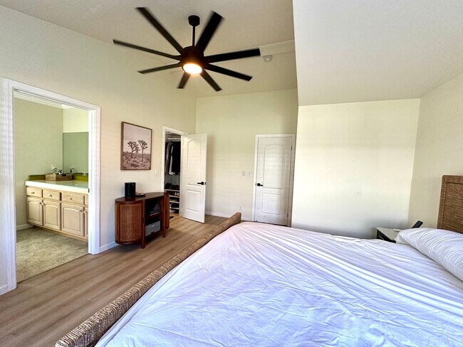 primary bedroom - 1924 Robinson St