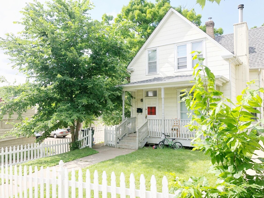 Primary Photo - 651 Magnolia Ave E