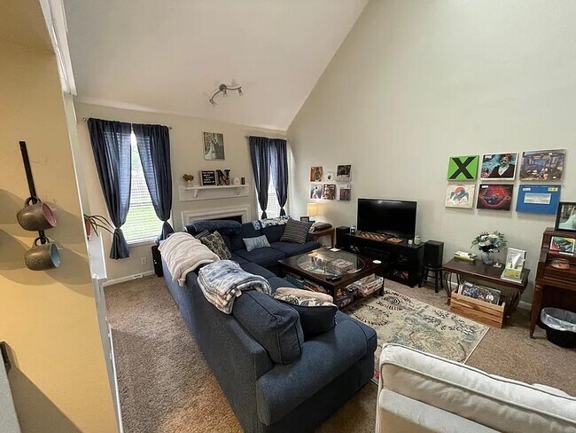 Building Photo - 5444 Hickory Park Dr