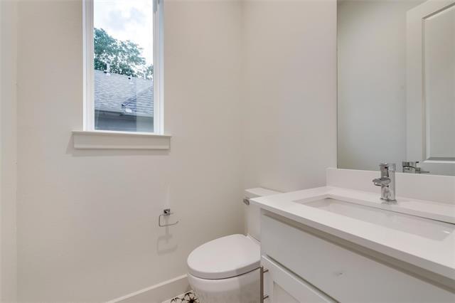 Building Photo - 5954 Lewis St