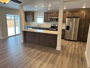 Building Photo - 1072 Abigail Ln