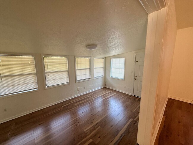 Foto del edificio - 1413 NW Andrews Ave