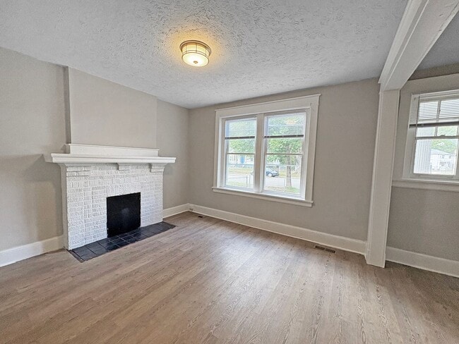 Photo - 3425 Carolina Ave Apartment