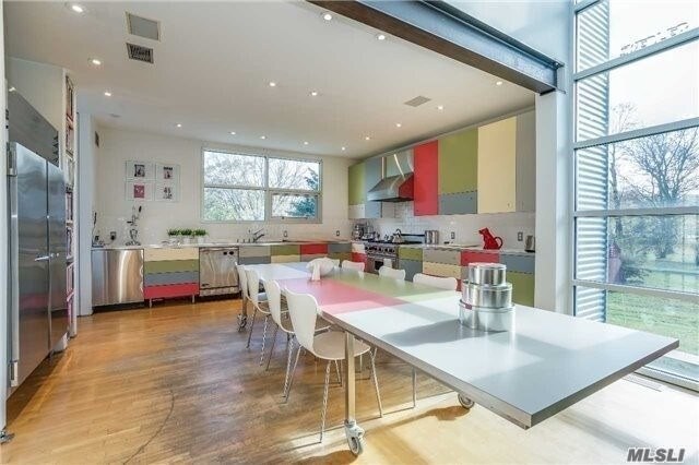 Foto del edificio - 435 Woodbury Rd