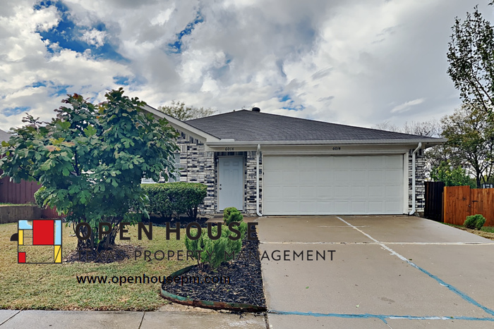 Primary Photo - 6014 Twin Maple Dr, Arlington