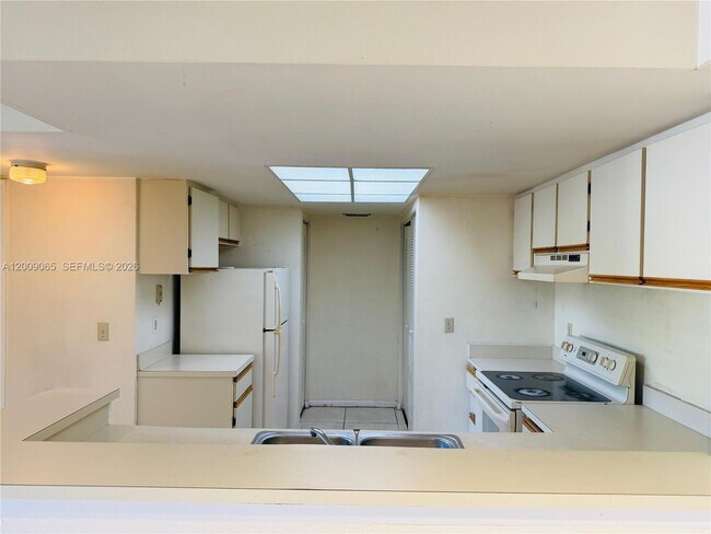 Foto del edificio - 9266 W Atlantic Blvd