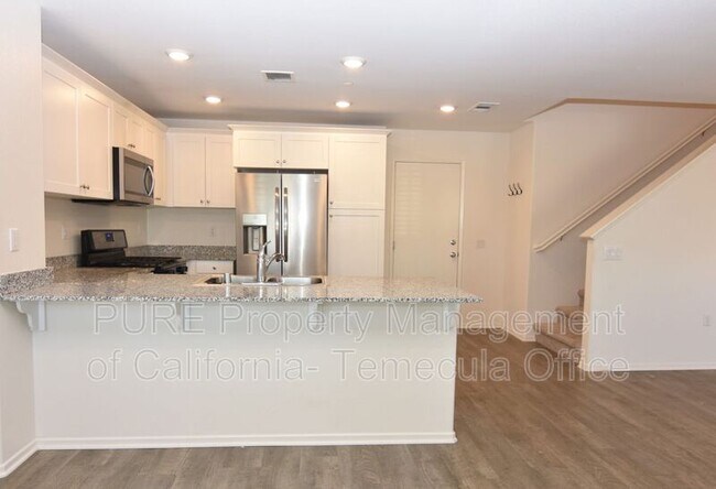 Foto del edificio - 28457 Songbird St