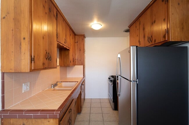 Interior Photo - Talmadge Pacific Apartments