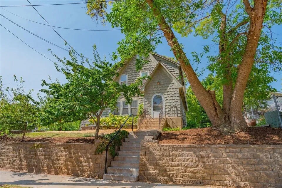 Foto principal - 710 S Mills St