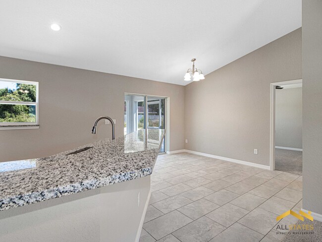 Foto del edificio - 16041 SW 23rd Court Rd
