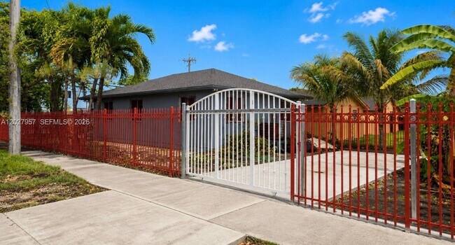 Foto del edificio - 4952 NW 21st Ave