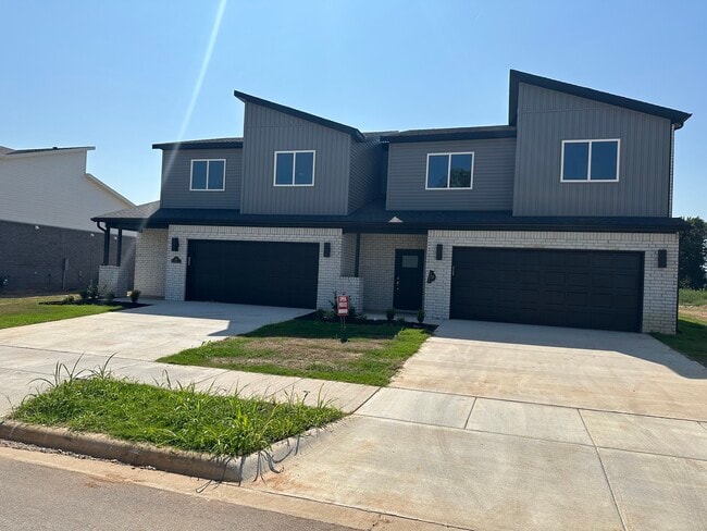 Building Photo - 712 Sun Meadows Loop